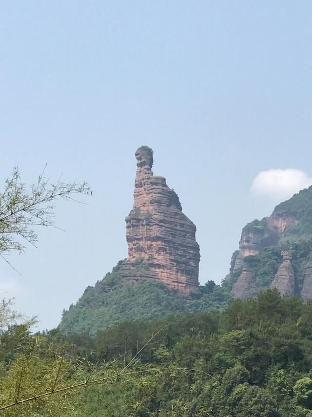 中国公认的是那十大名山？各有何特色？