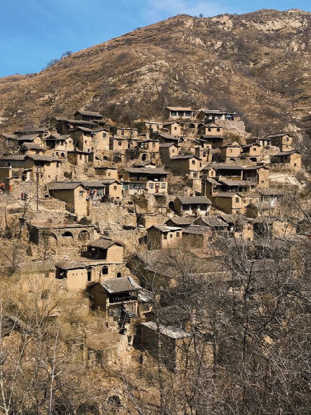一座建在石头上的古村，深山里的布达拉宫