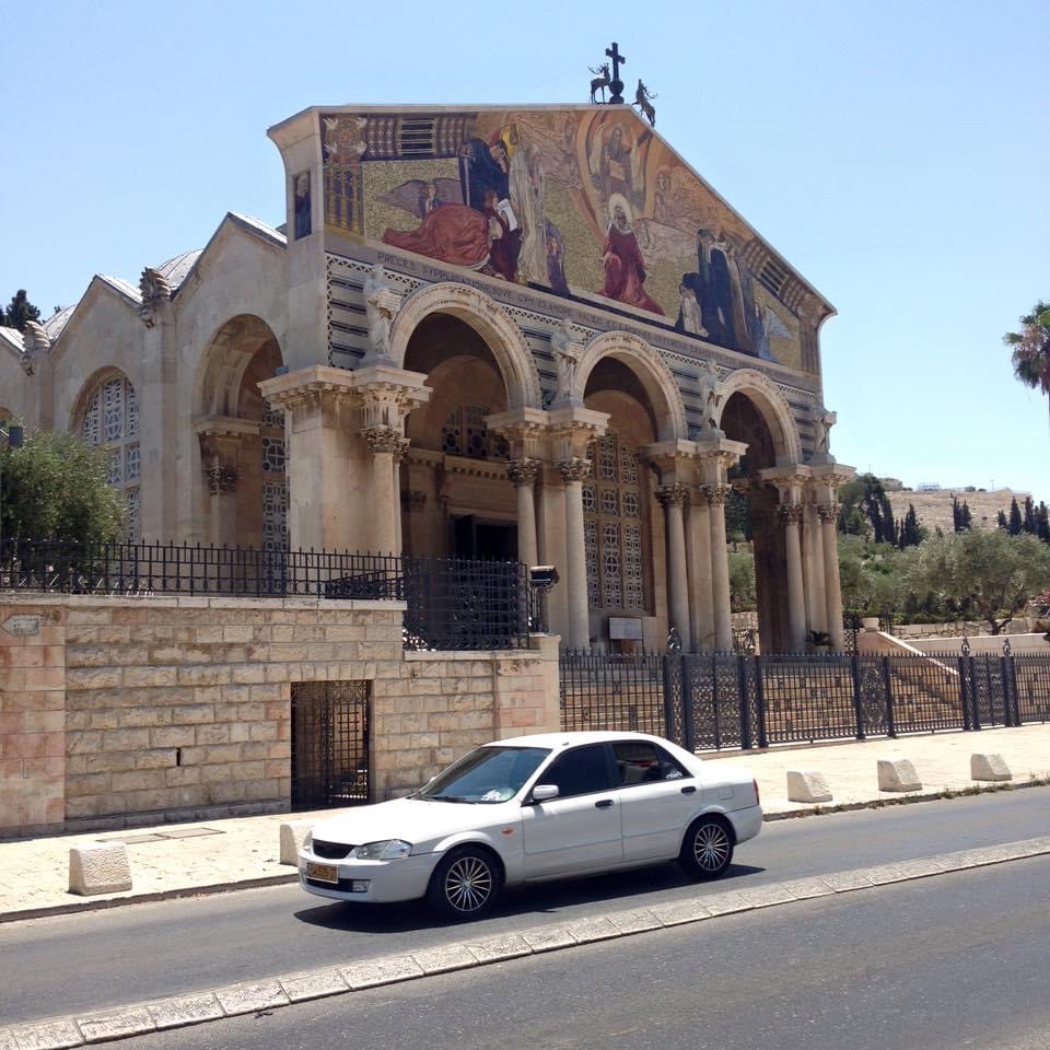 万国教堂，又名山园祈祷大殿，位于耶路撒冷城东部的橄榄山，毗邻客西马尼园。