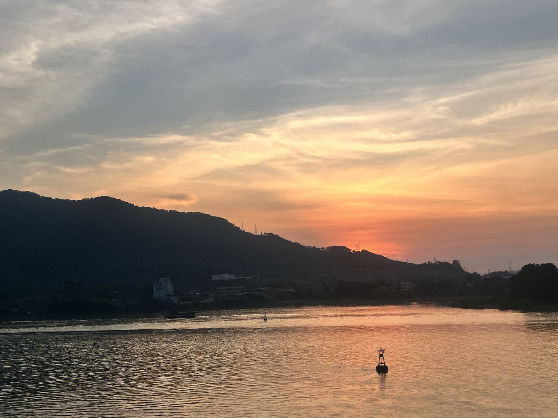 渔水湾北江河鲜(环镇北路店)