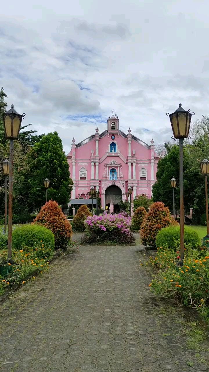 菲律宾水牛城的粉色教堂