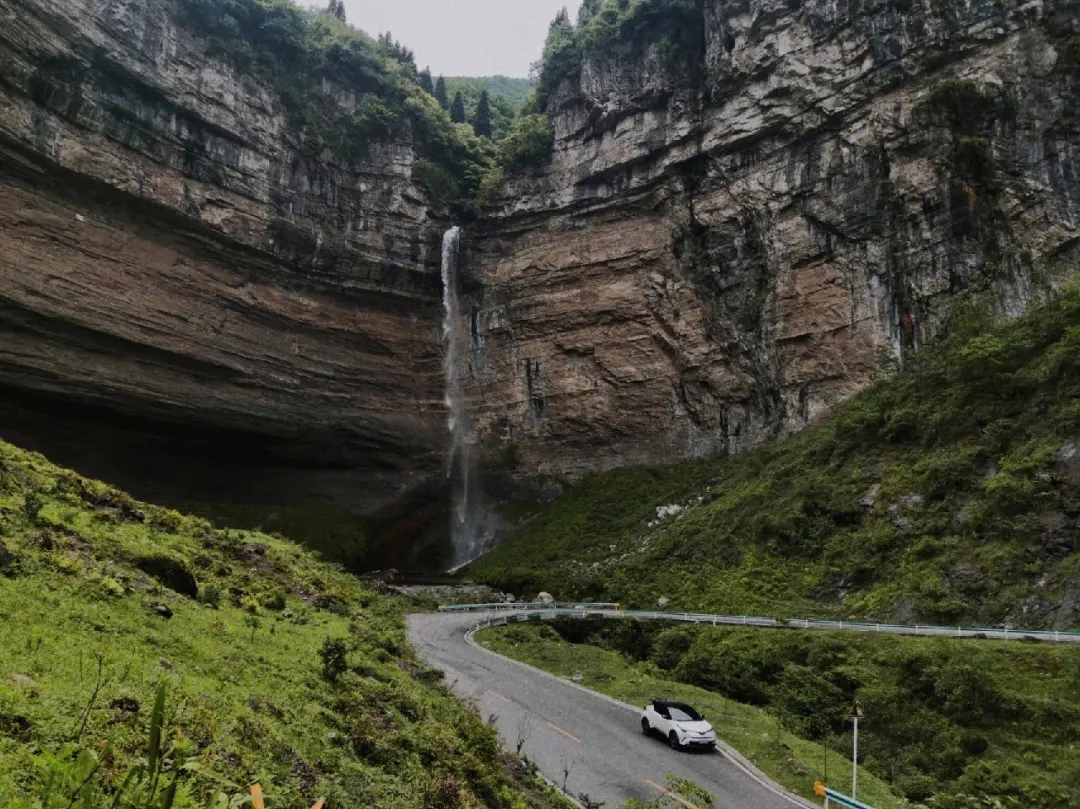 公路🛣️边上的风景｜真的在国内，都以为我去了瑞士❗