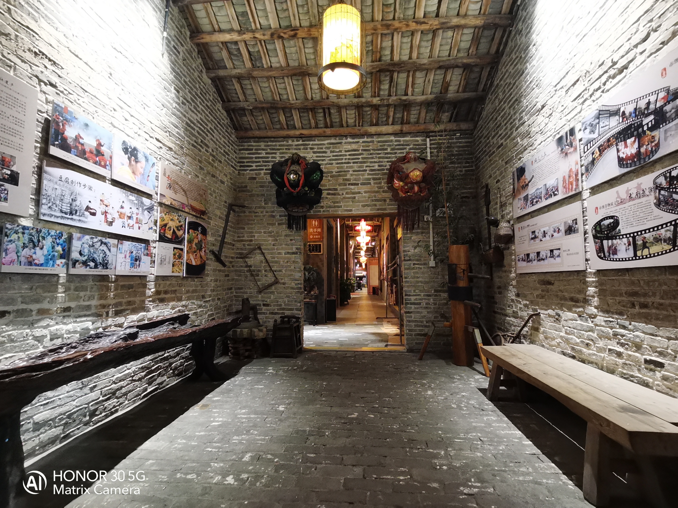 满唐红酒楼餐厅图片