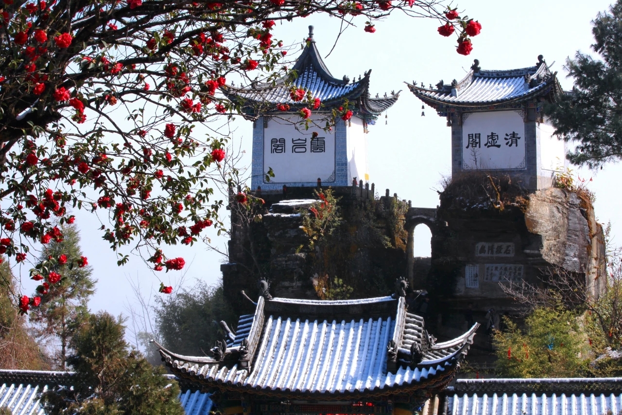 建筑妙，故事妙，妙就妙在凤庆县石洞寺