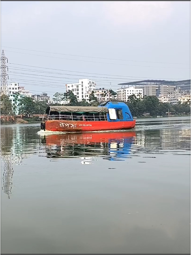 孟加拉的达卡坐船
