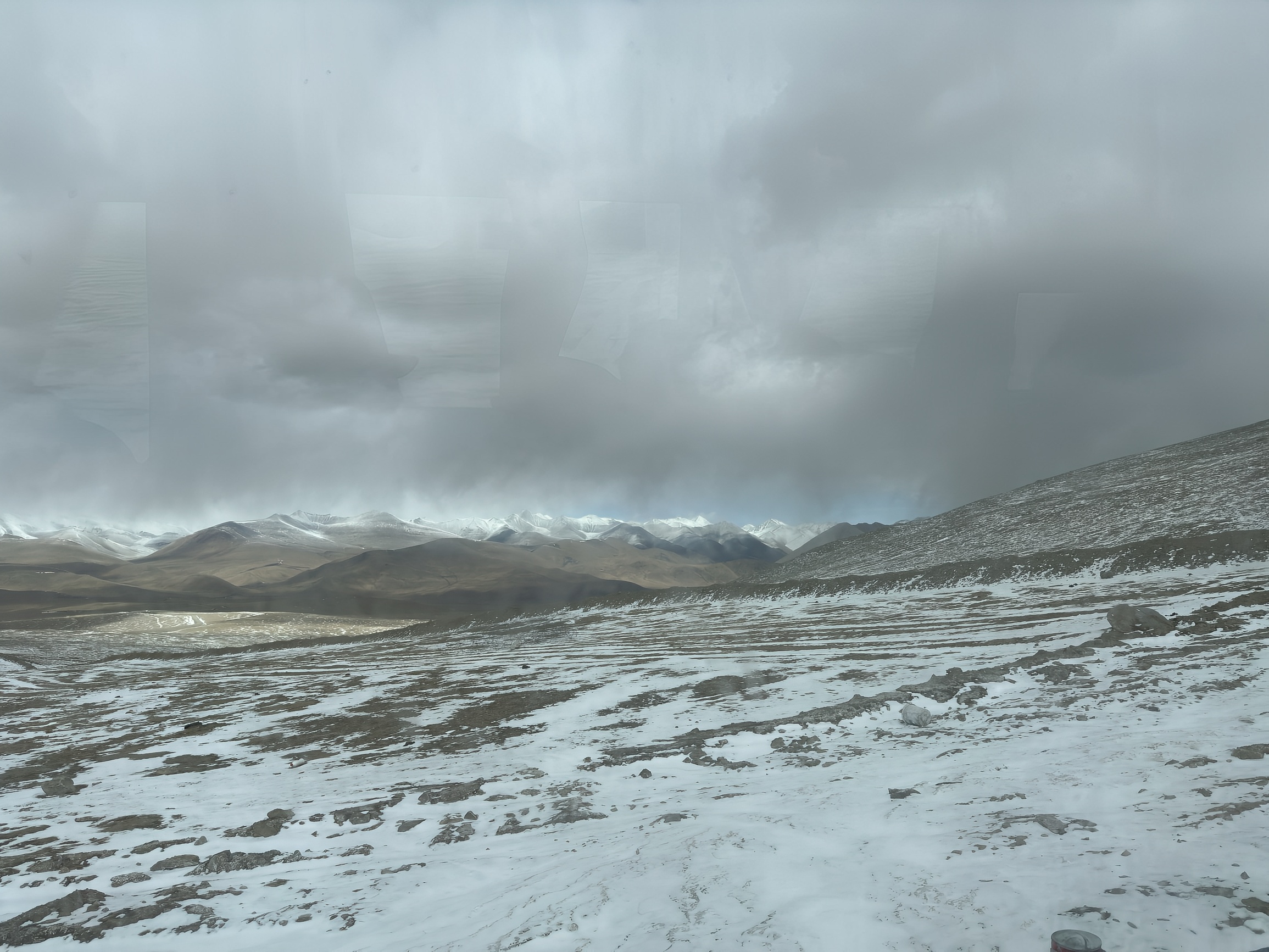 冰川奇观：探寻新疆慕士塔格冰川之美