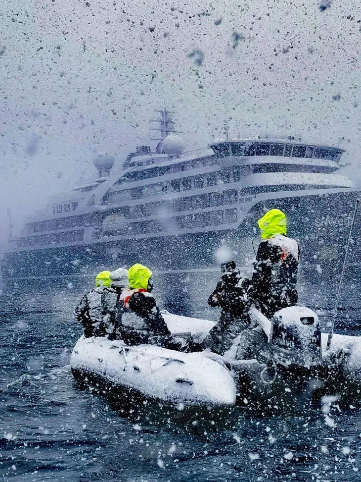 谁懂呀，在追北极光的路上遇到倾盆大雪❄️