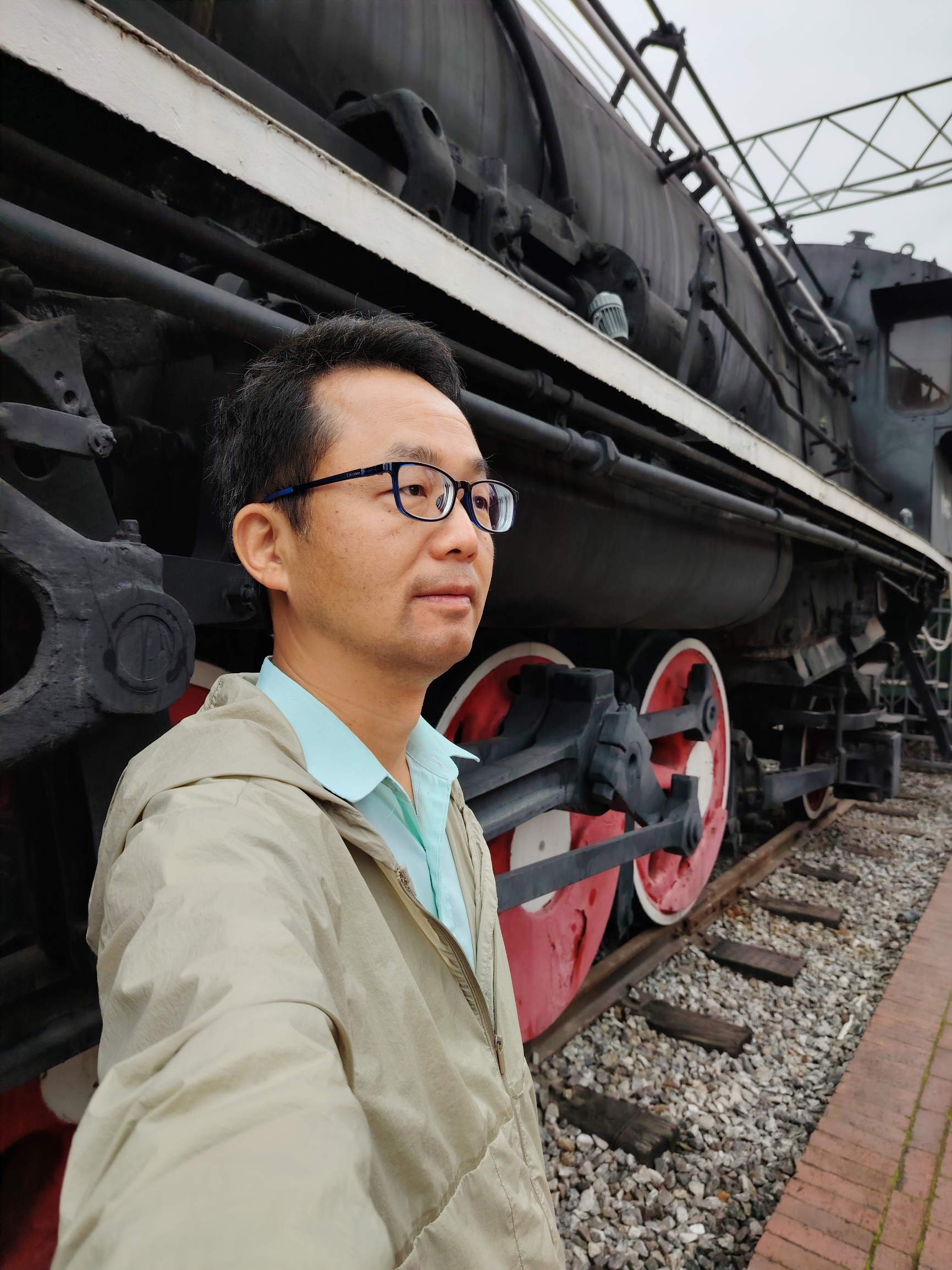 容县民国小镇有旧火车头，还有很多专列车厢，各自有不同的功能。#城市人文手记  #栖居江南·枕梦湖区