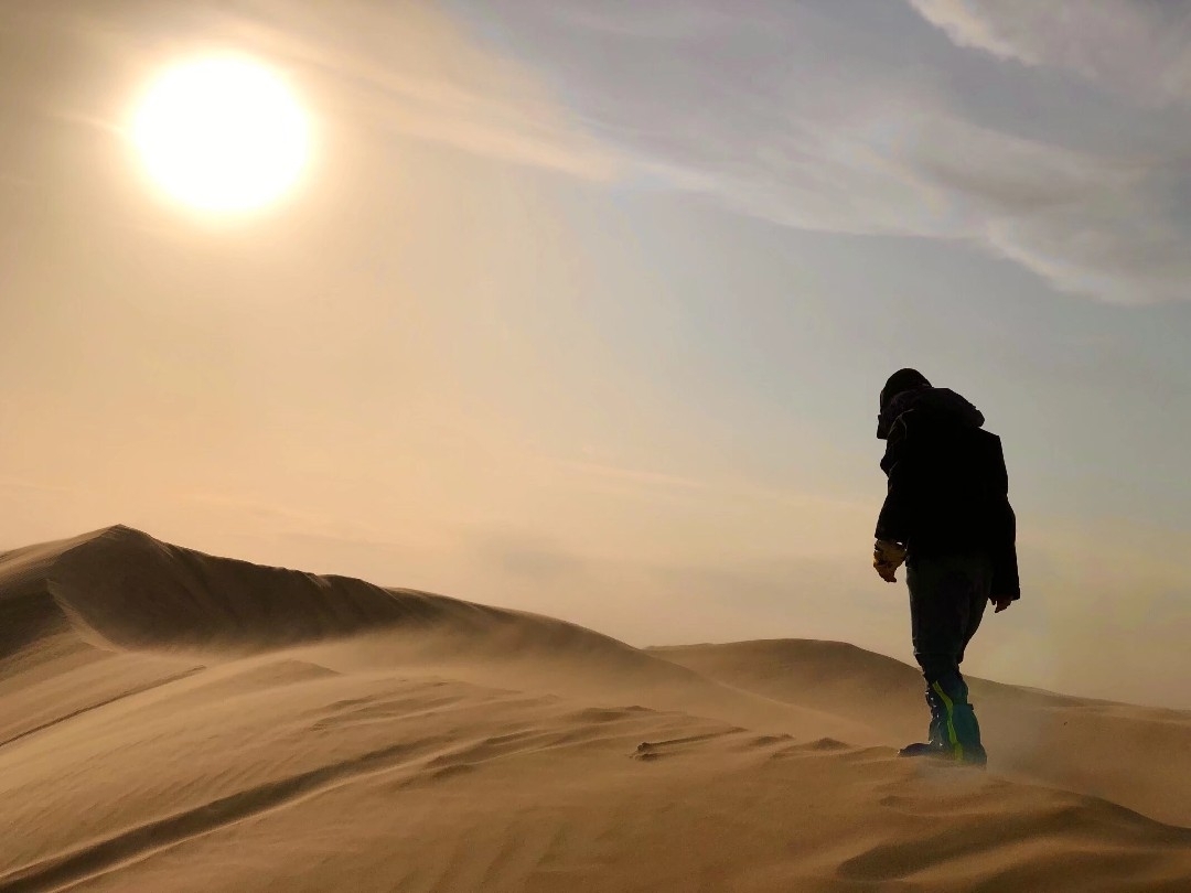 奈曼旗宝古图沙漠旅游区：探索沙海奇景，领略大漠风情