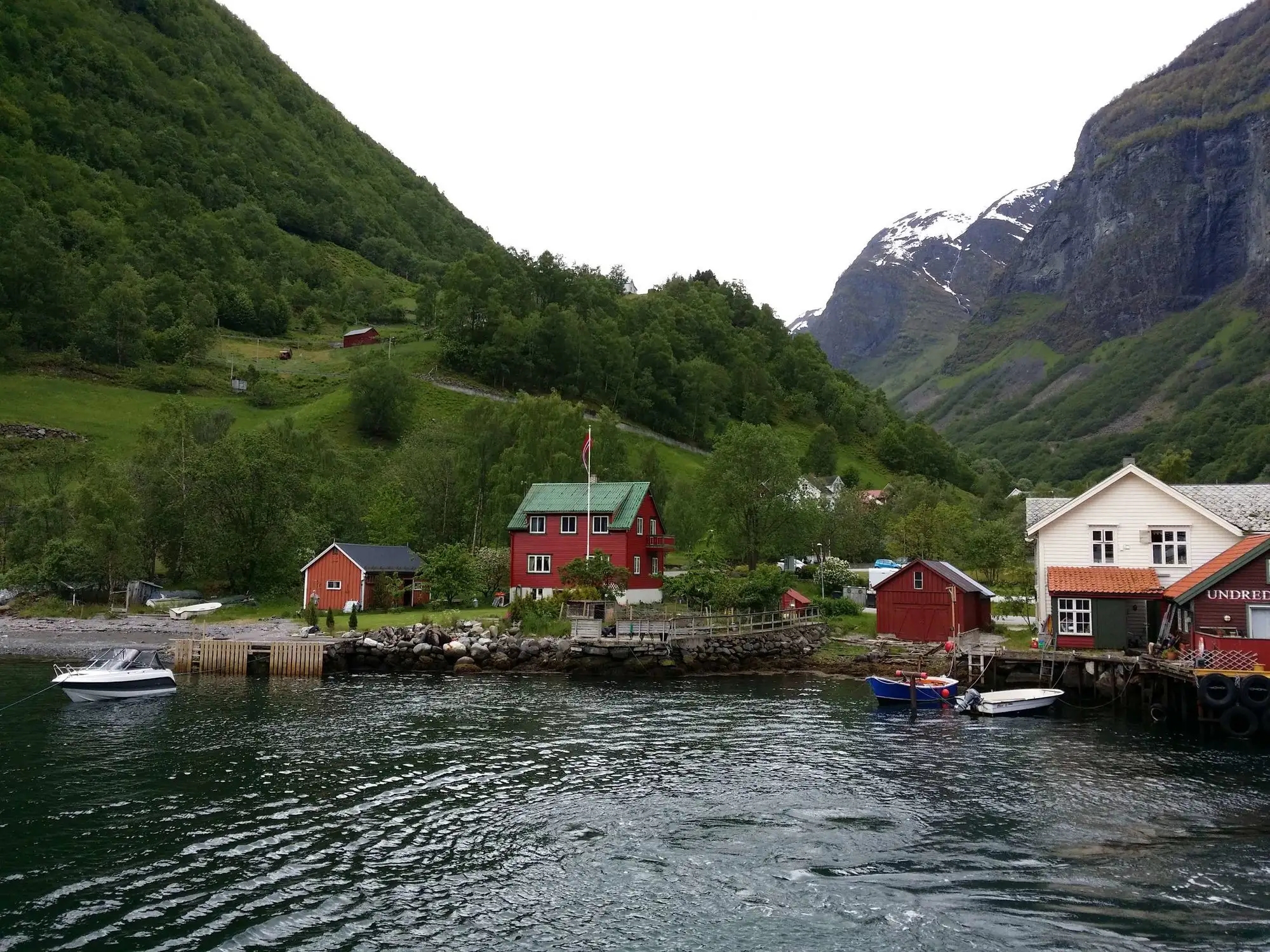 挪威🇳🇴｜罗弗敦群岛🗾 如果世界上有个地方让你过目不忘，那一定是世界的尽头朝圣之地罗弗敦群岛…… 这