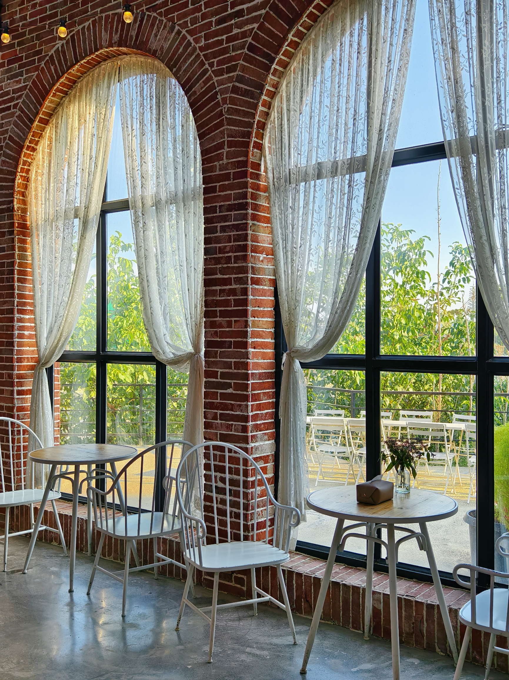 蔓于野花园餐厅(芦草沟晃晃村店)餐厅图片