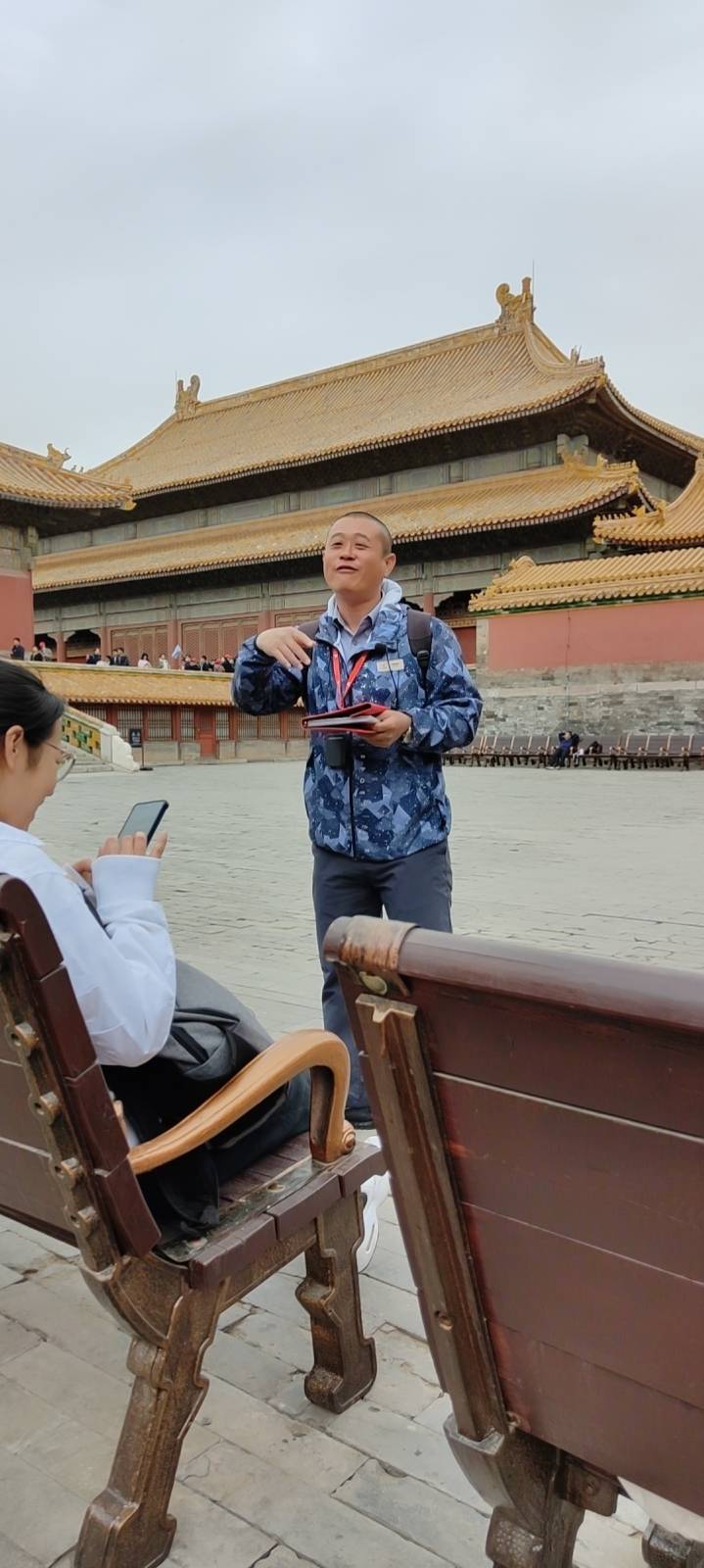 跟着秀才逛故宫 讲解的非常详细， 中国之最，世家之最。 北京故宫是中国明清两代的皇家宫殿，旧称紫禁城