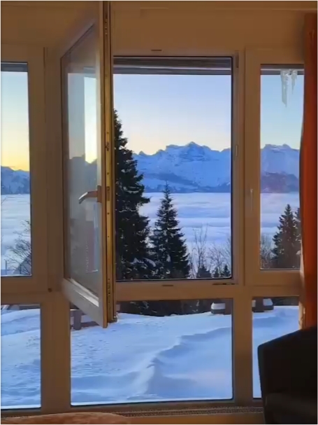 瑞士🇨🇭推开窗就是雪，半山泡个温泉