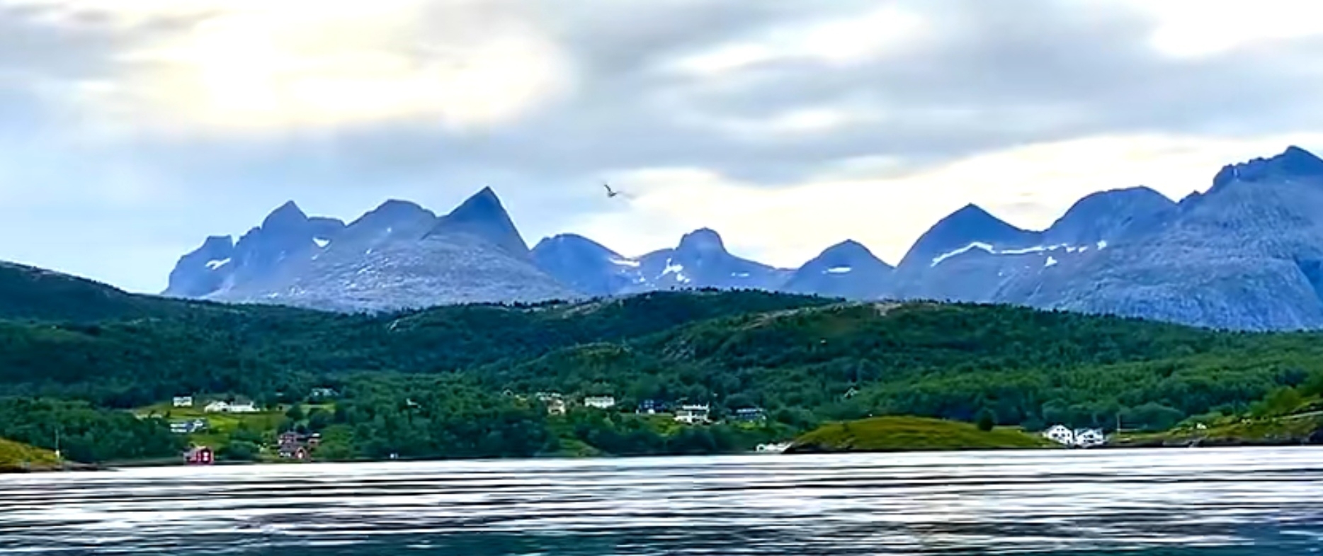 挪威峡湾潮汐漩涡