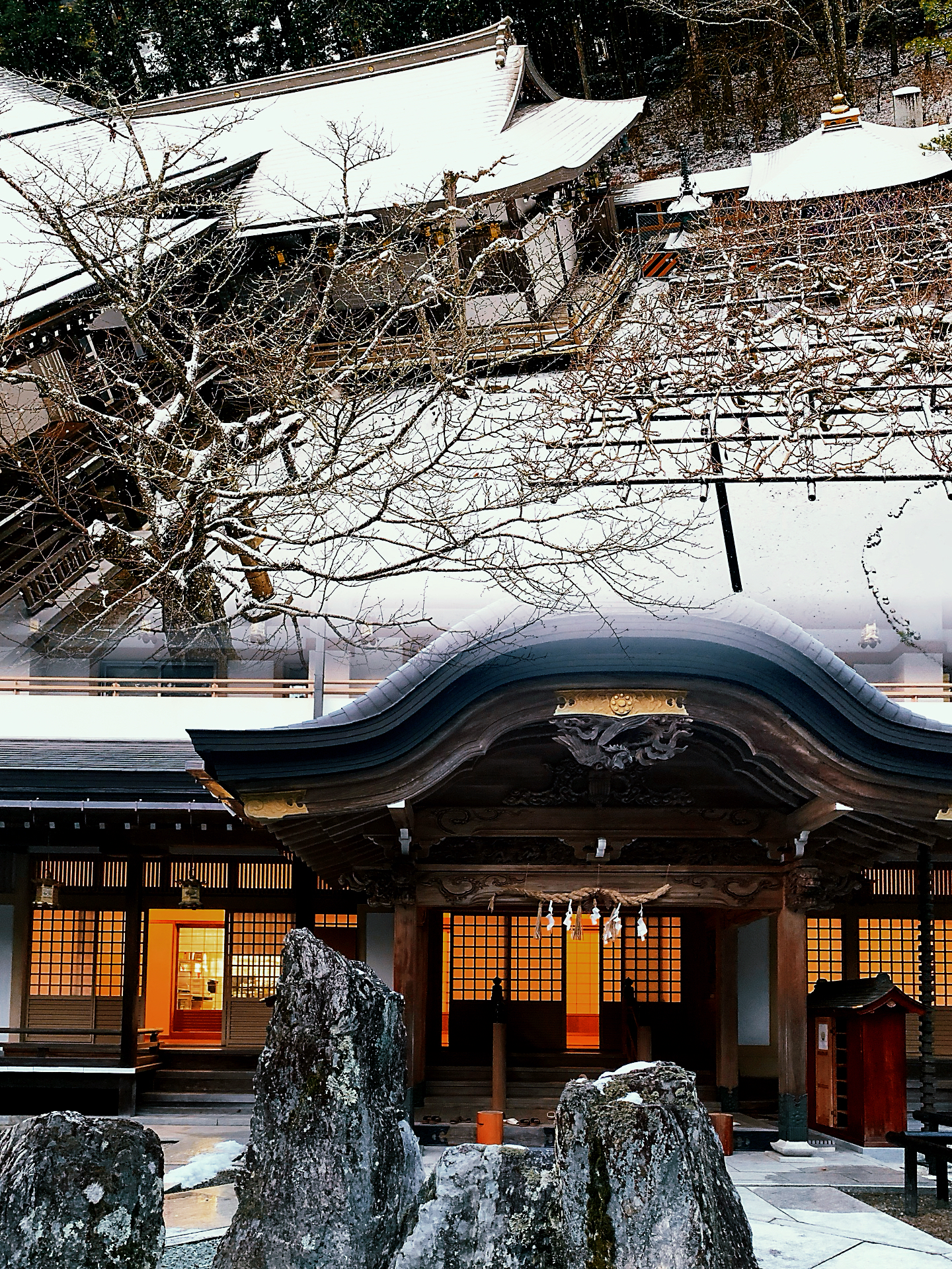 住在1200年高野山弘法大师的总持院宿坊