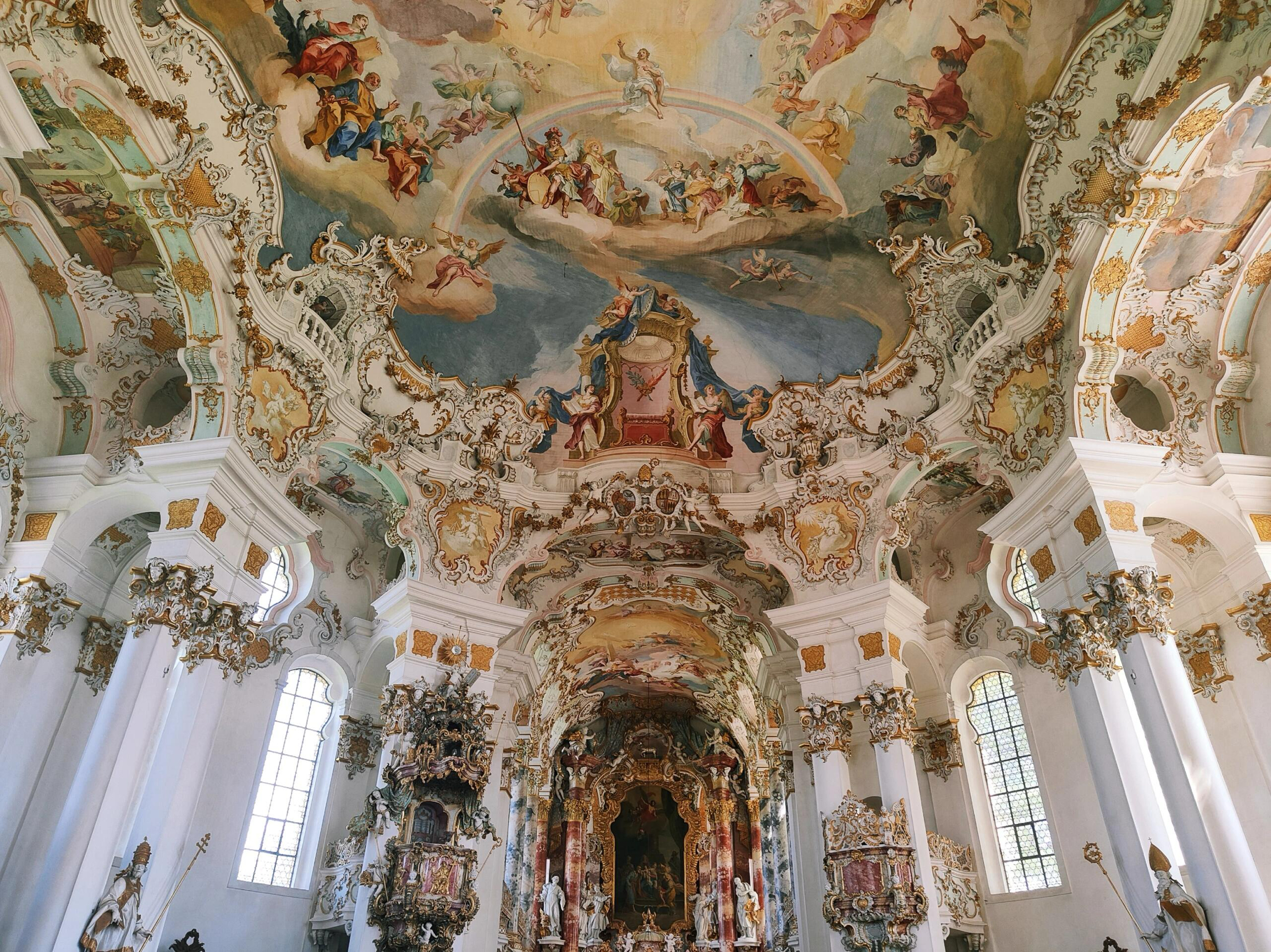 🇩🇪拜仁州 | 维斯朝圣教堂 #维斯教堂   “艺术与景观之间的和谐是独一无二的。所有使用的艺术形式