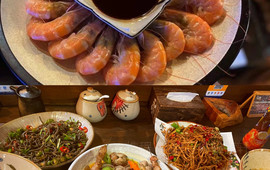 和刘馄饨·烧烤SHOW酒場(牛据店)