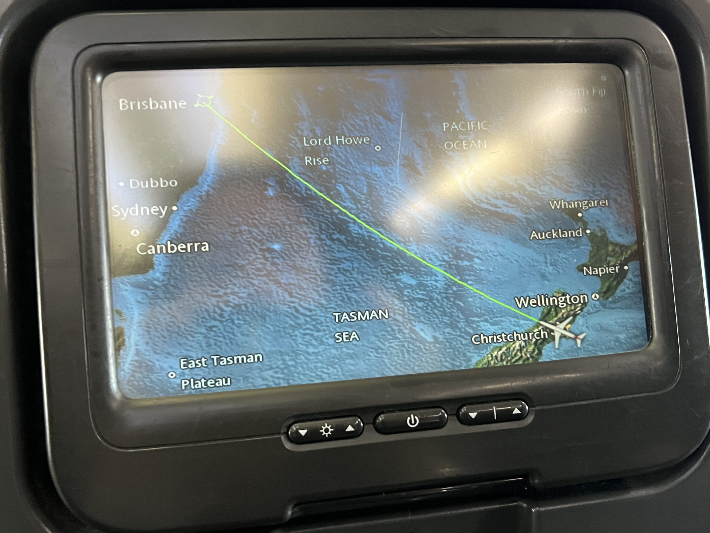 第十一天新西兰闪现澳大利亚转机 技巧 澳大利亚布里斯班通关技巧： 1.飞机上先拿好入境卡，为了下来节