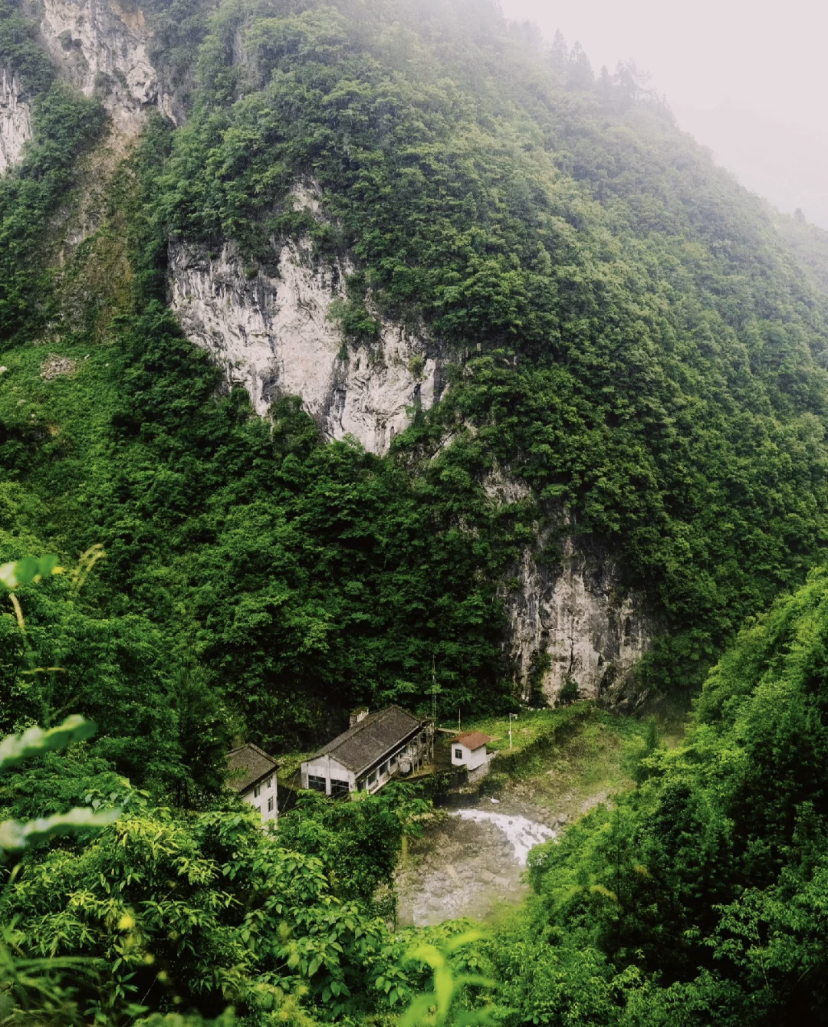 巫溪县藏着很多神奇的山洞和美丽的传说，代代慢慢去探索分享给大