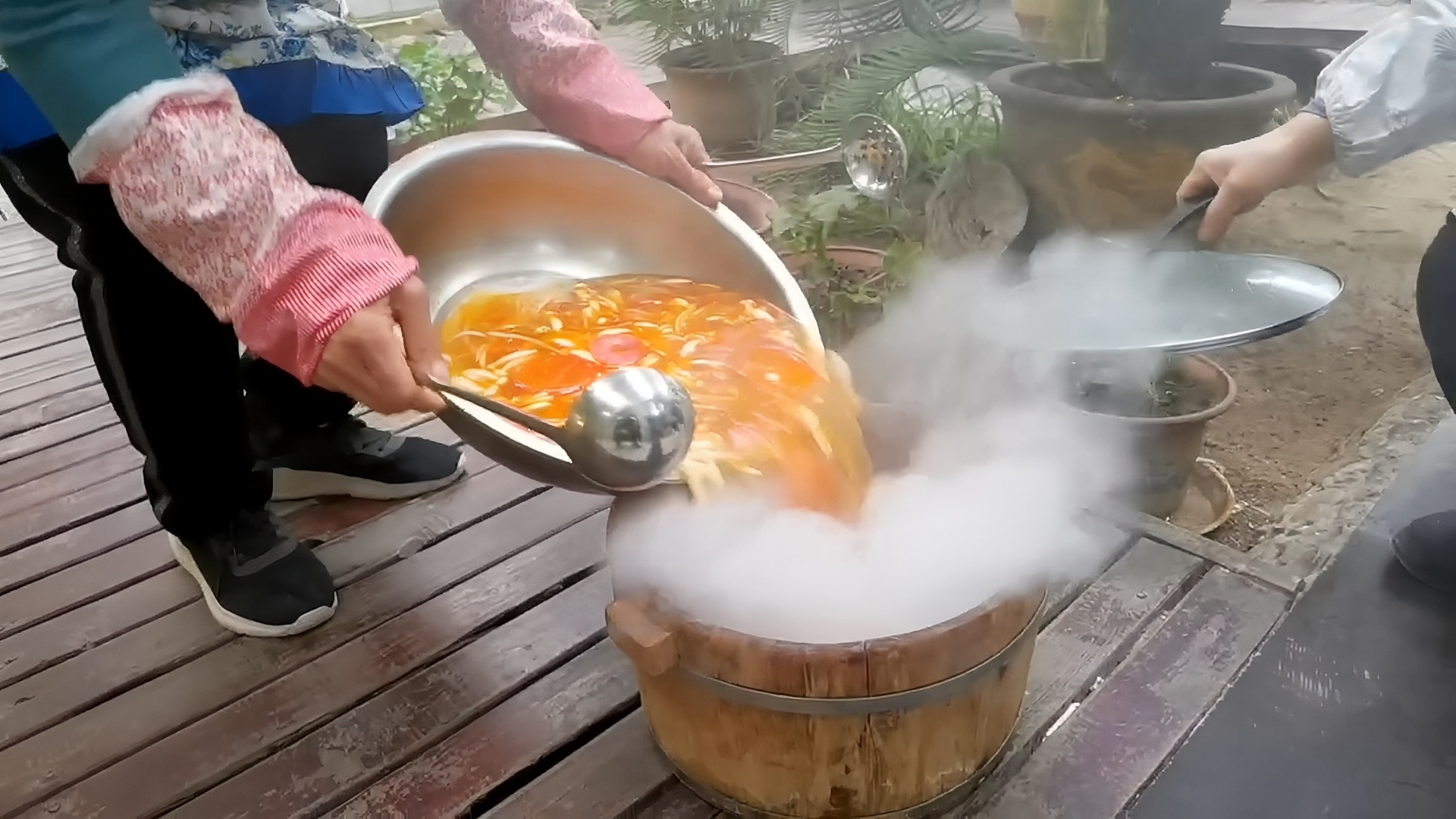 北京密云水库穆湖渔村招牌菜，木桶鱼，在京郊被深度私藏，吃过吗
