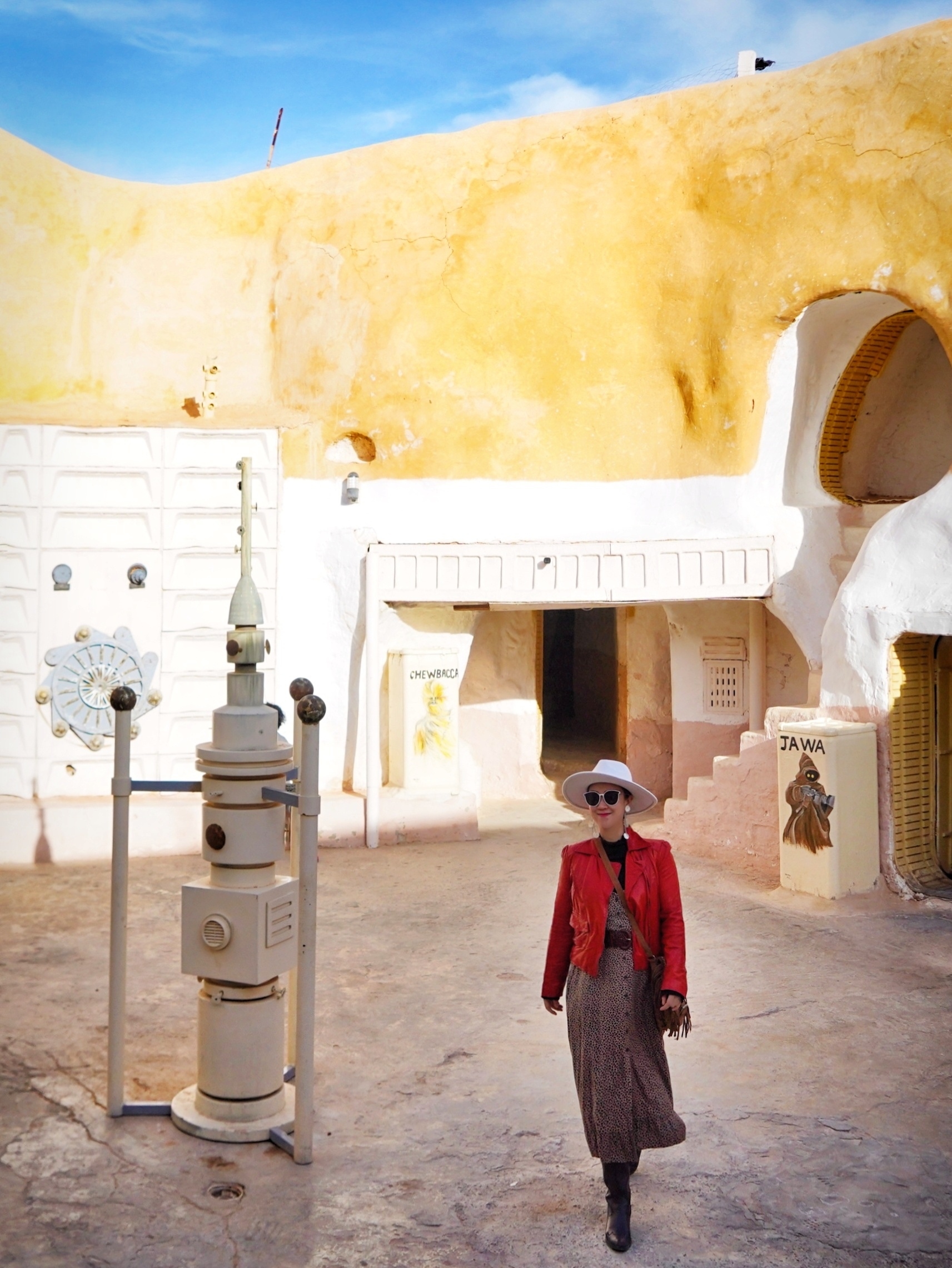突尼斯必打卡👽全球星战迷打卡圣地Get！ 🏜️突尼斯鬼斧神工的地貌和传统民族的独特生活方式，曾吸引了
