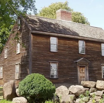 亚当斯国家历史遗址（Adams National Historical Park）位于美国马萨诸塞州