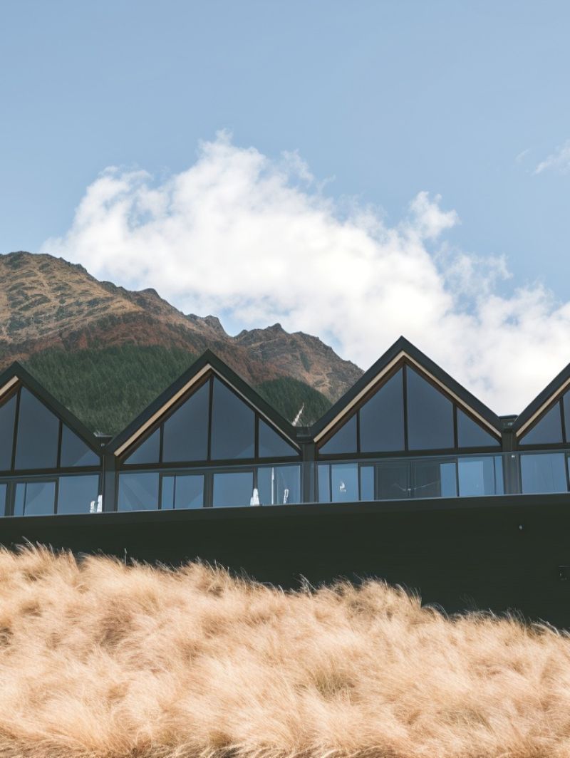新西兰羊齿山，卡马那湖屋酒店湖光山色中醒来