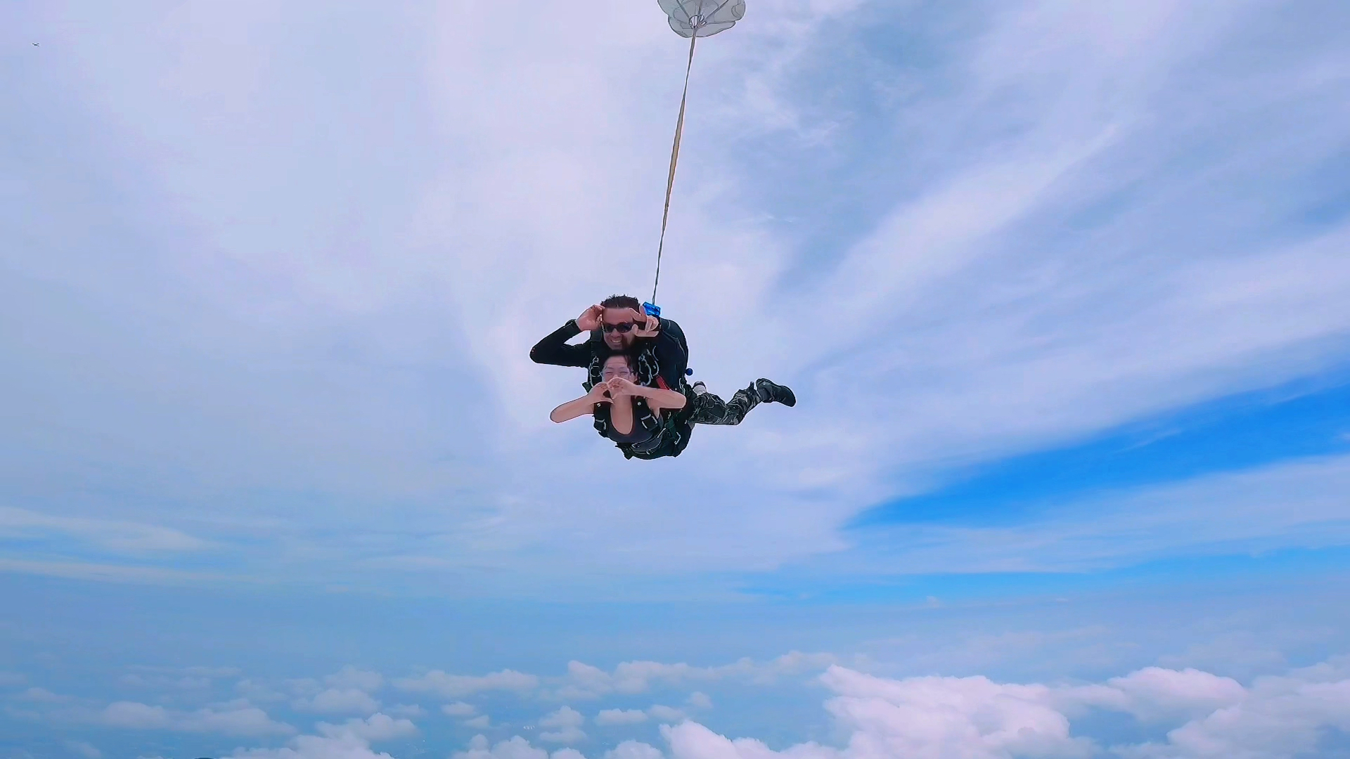 人生必体验跳伞🪂快乐无限