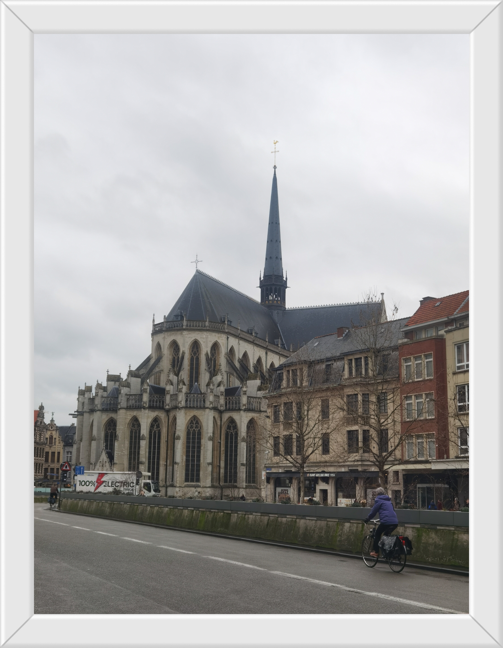 比利时鲁文小镇，自行车代步，中心不允许车辆进入。