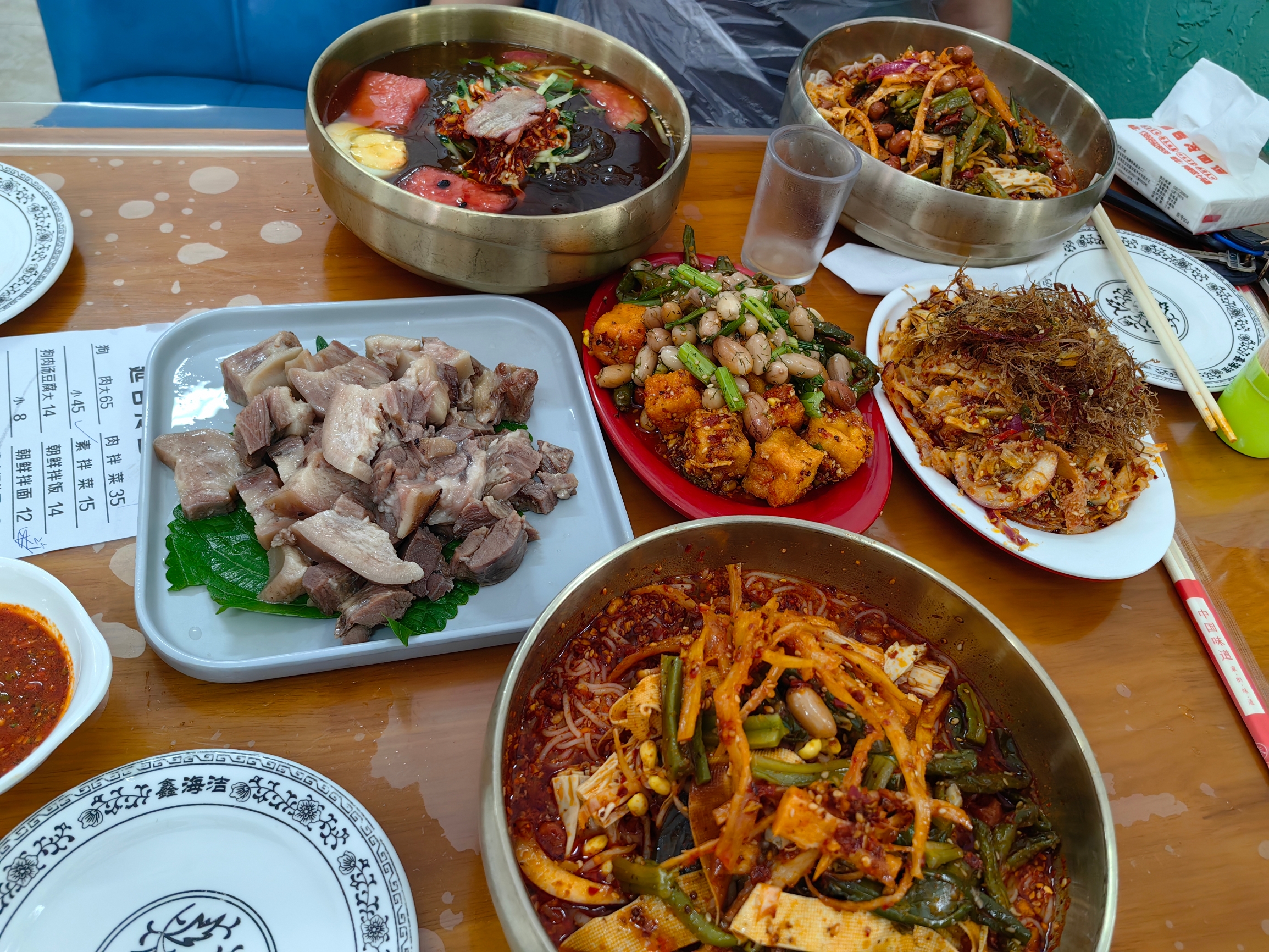 山河屯铁锅炖(胜利街店)餐厅图片