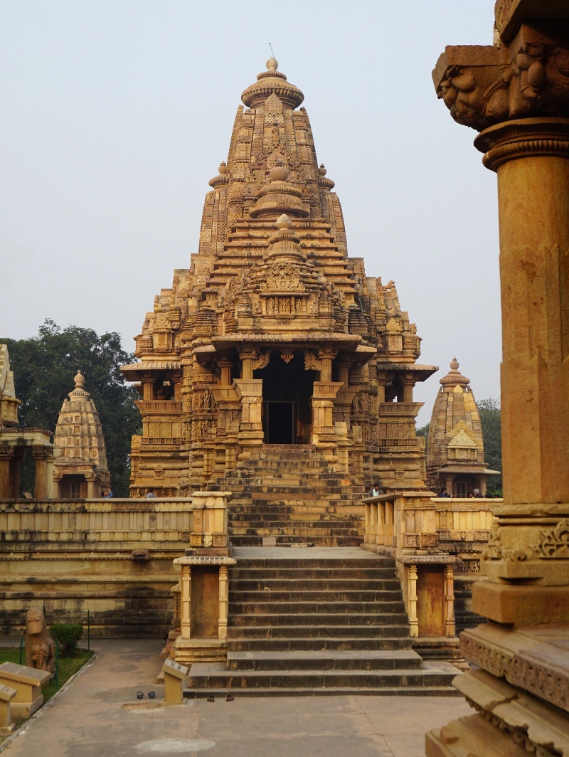 印度总统府：庞大神庙与惊艳雕塑