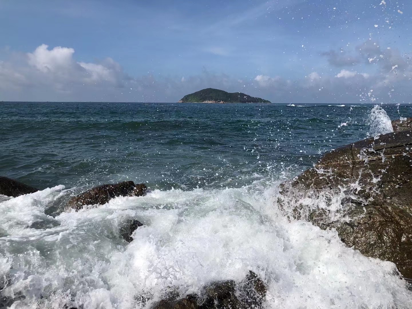 春天来了，开始幻想夏天的海滩嬉戏了