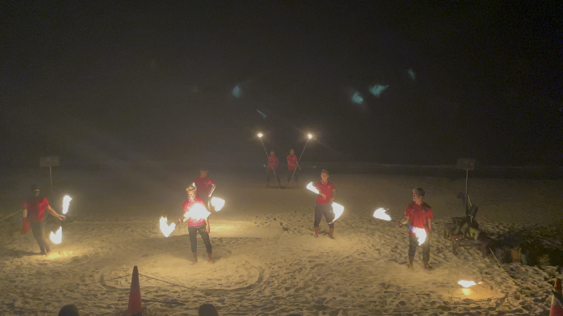 热浪岛拉古娜度假村，晚上碰到了火把表演