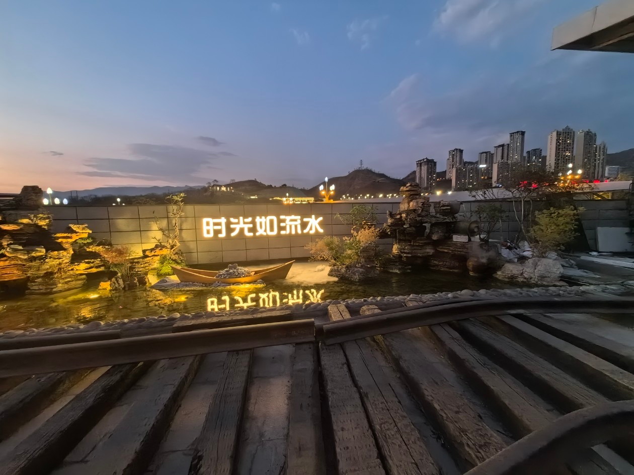 《在攀枝花中国三线建设博物馆小火车上，邂逅别样的休闲时光》