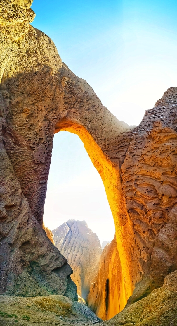 世界上已知的最高天然石拱门——阿图什天门！