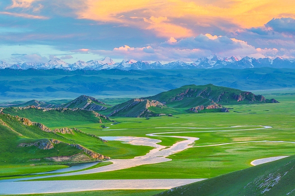 为何说新疆旅游一定要去巴音布鲁克草原？