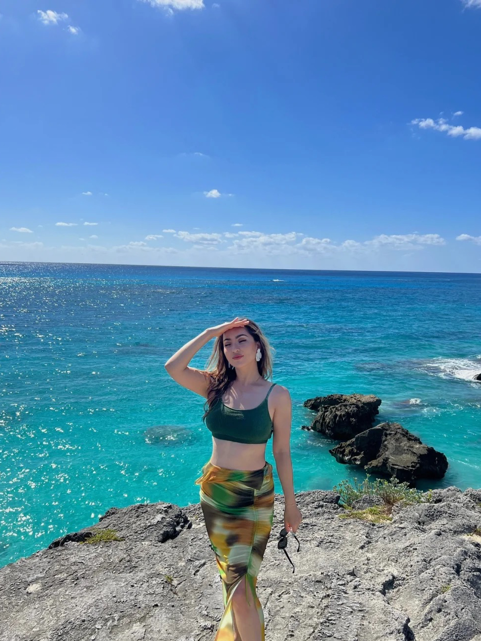百慕大这么多年被我们误会了它是个美丽海岛百慕大其实是个非常美丽的英属小岛这里有我看过最美的大海 蓝到