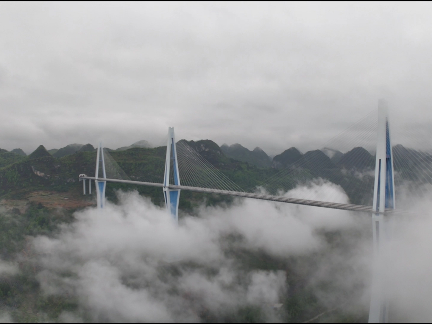 全世界top100桥梁中有一半以上在贵州。你确定不来看看？#基建狂魔
