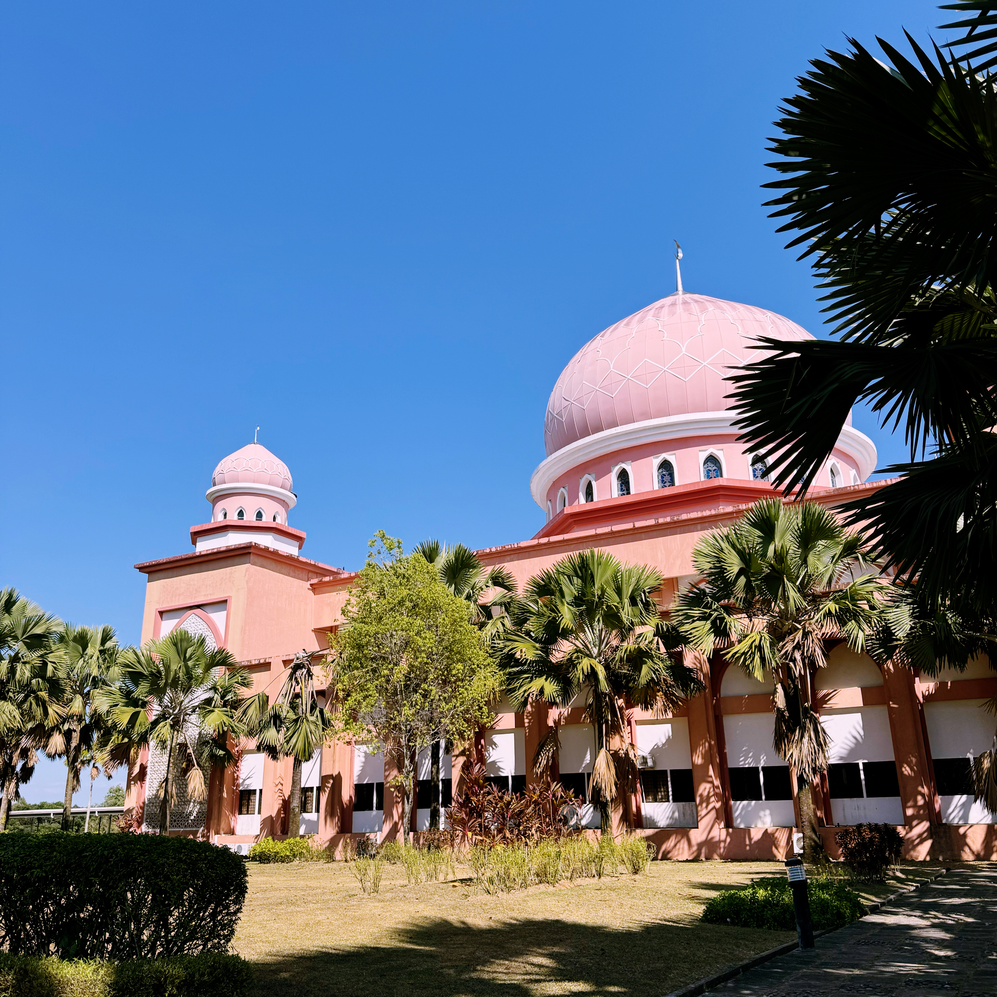 打卡世界上最美丽的大学之一，马来西亚沙巴大学