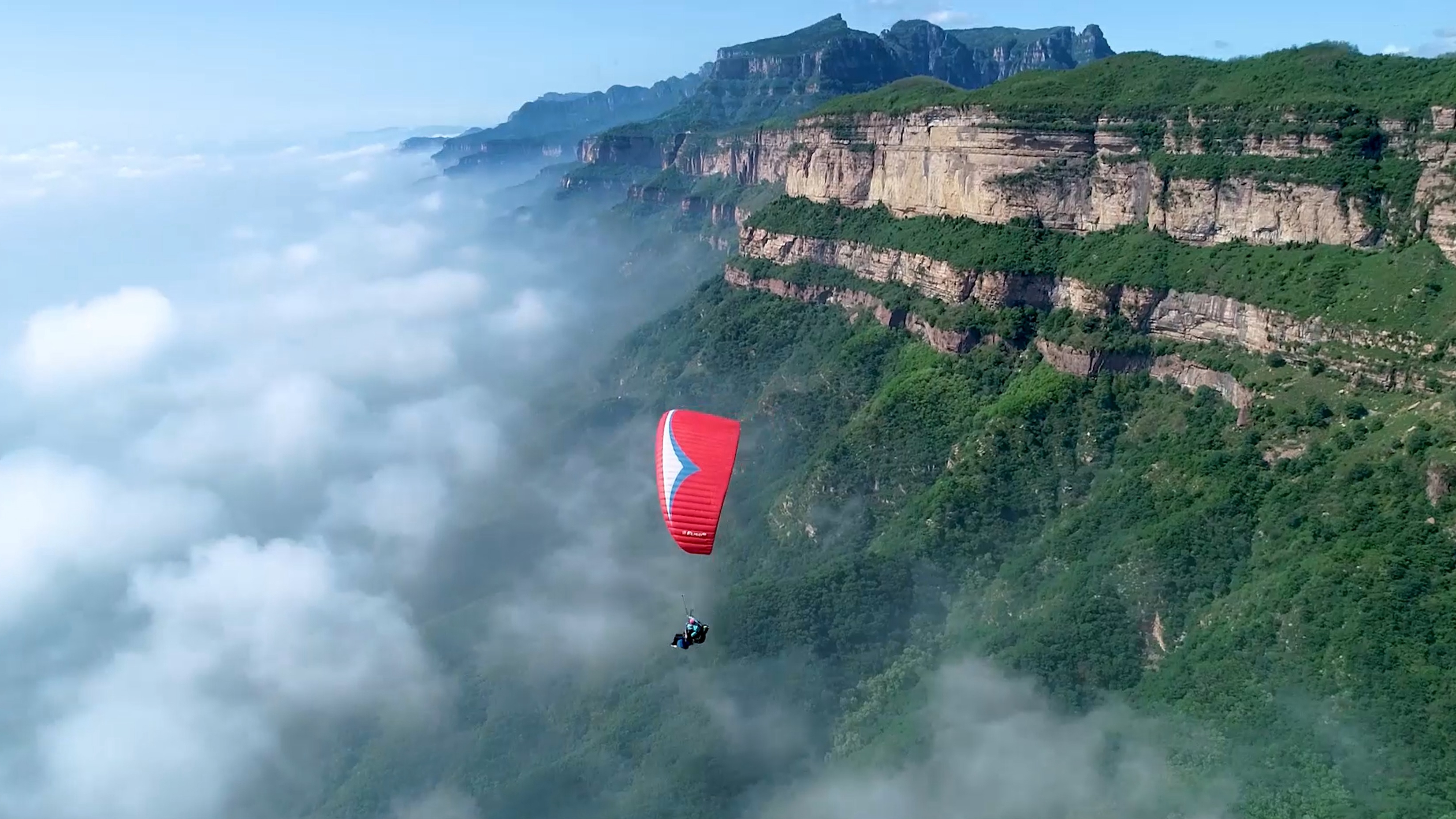 林州滑翔俱乐部遨游云海滑翔伞体验