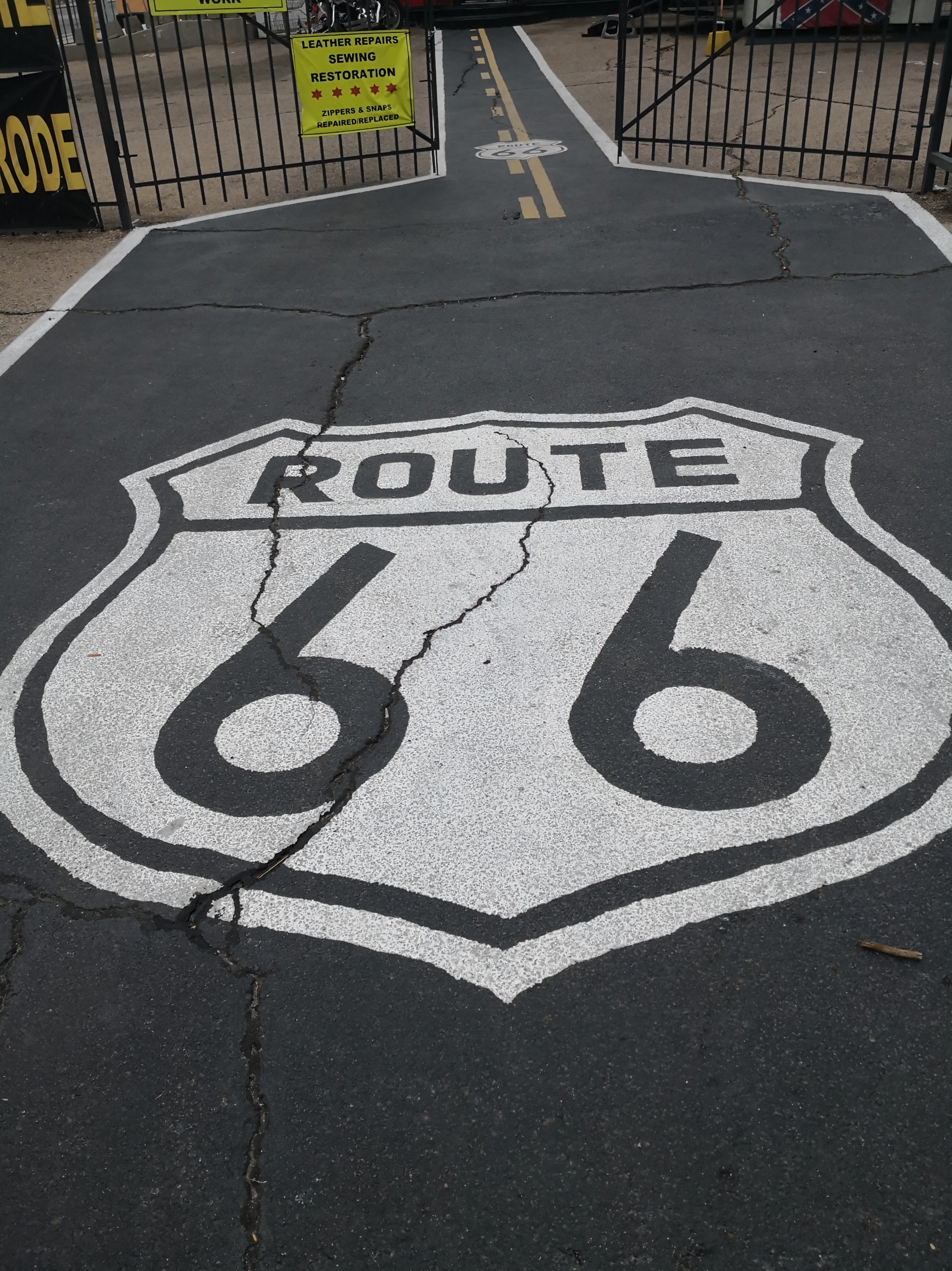66号公路心脏-金曼小镇 66号公路横穿七州，号称美国的母亲之路。加州，亚利桑那州，新墨西哥州，德州