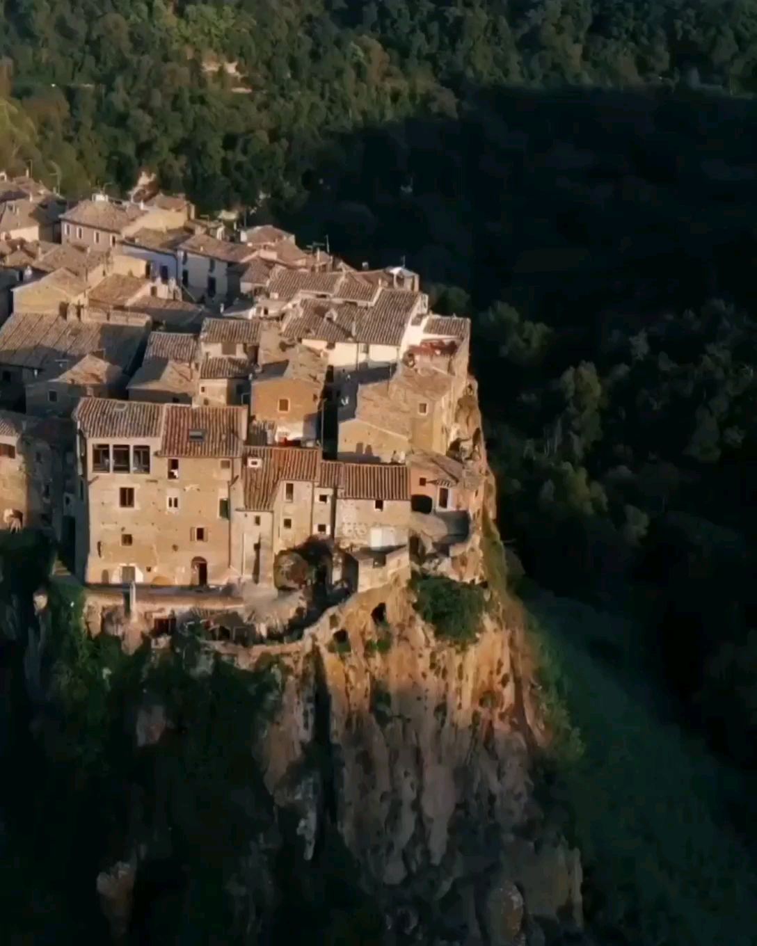 意大利最美山城之卡尔卡塔航拍小视频