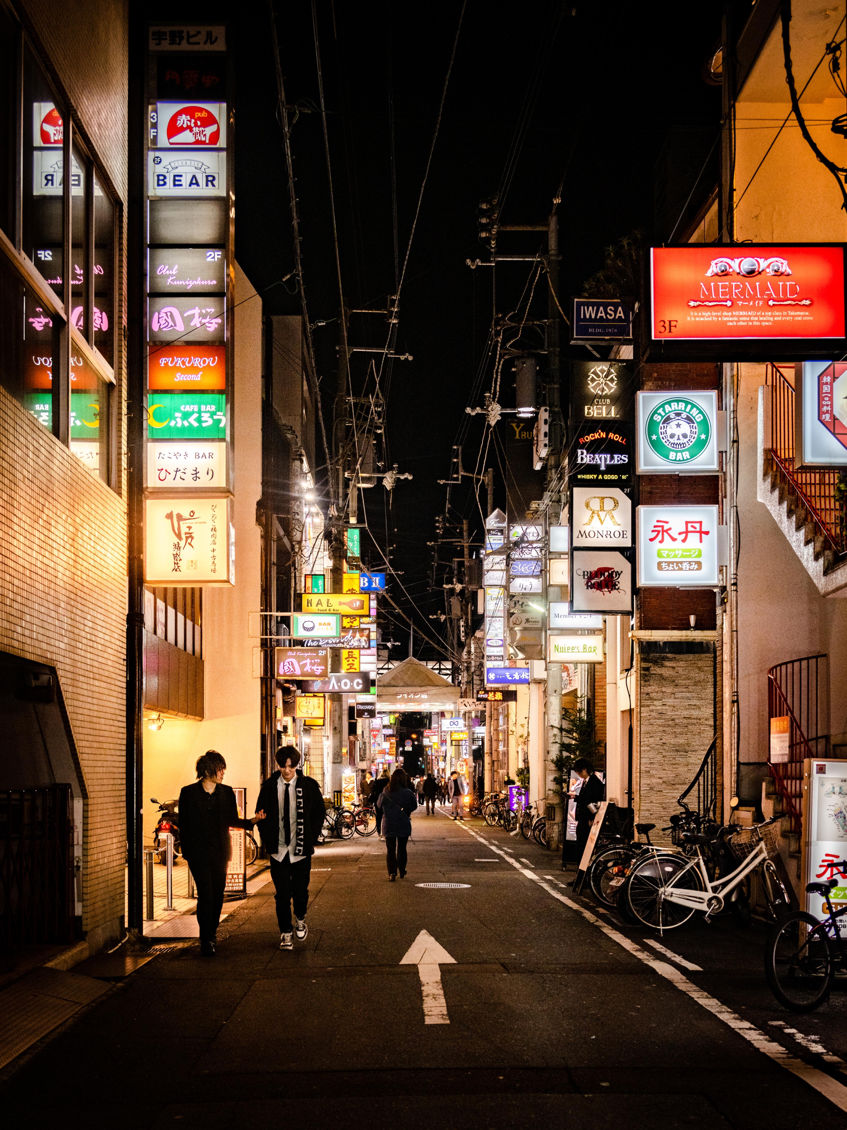 在高松用唯卓仕28mm f1.8定格霓虹璀璨瞬间！