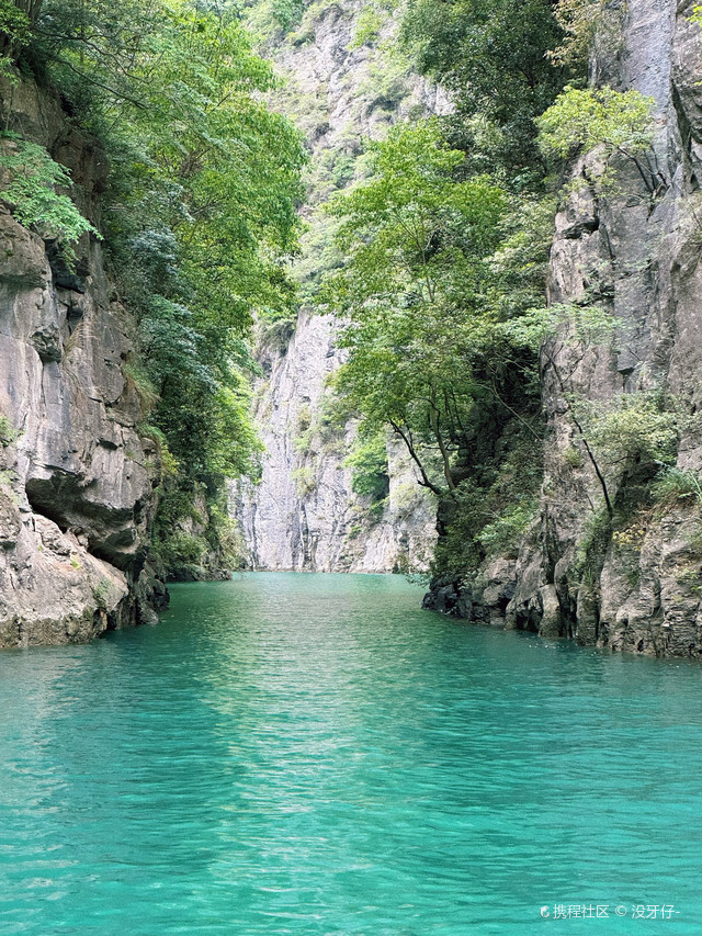一起出游,全程体验很轻松舒适,风景也是不逊于宜昌的三峡  99门票