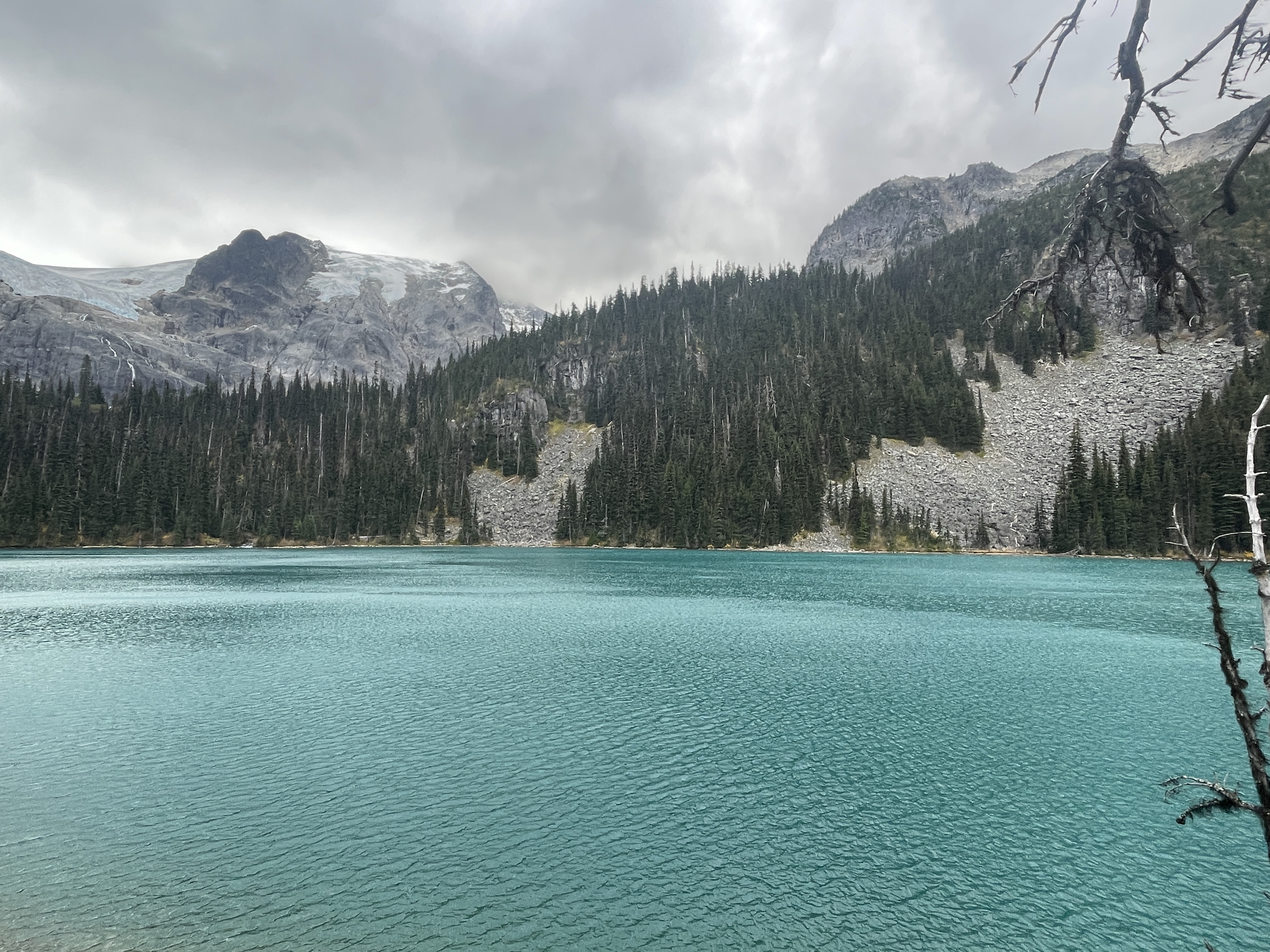 加拿大BC省Joffre Lakes网红湖美的不像话