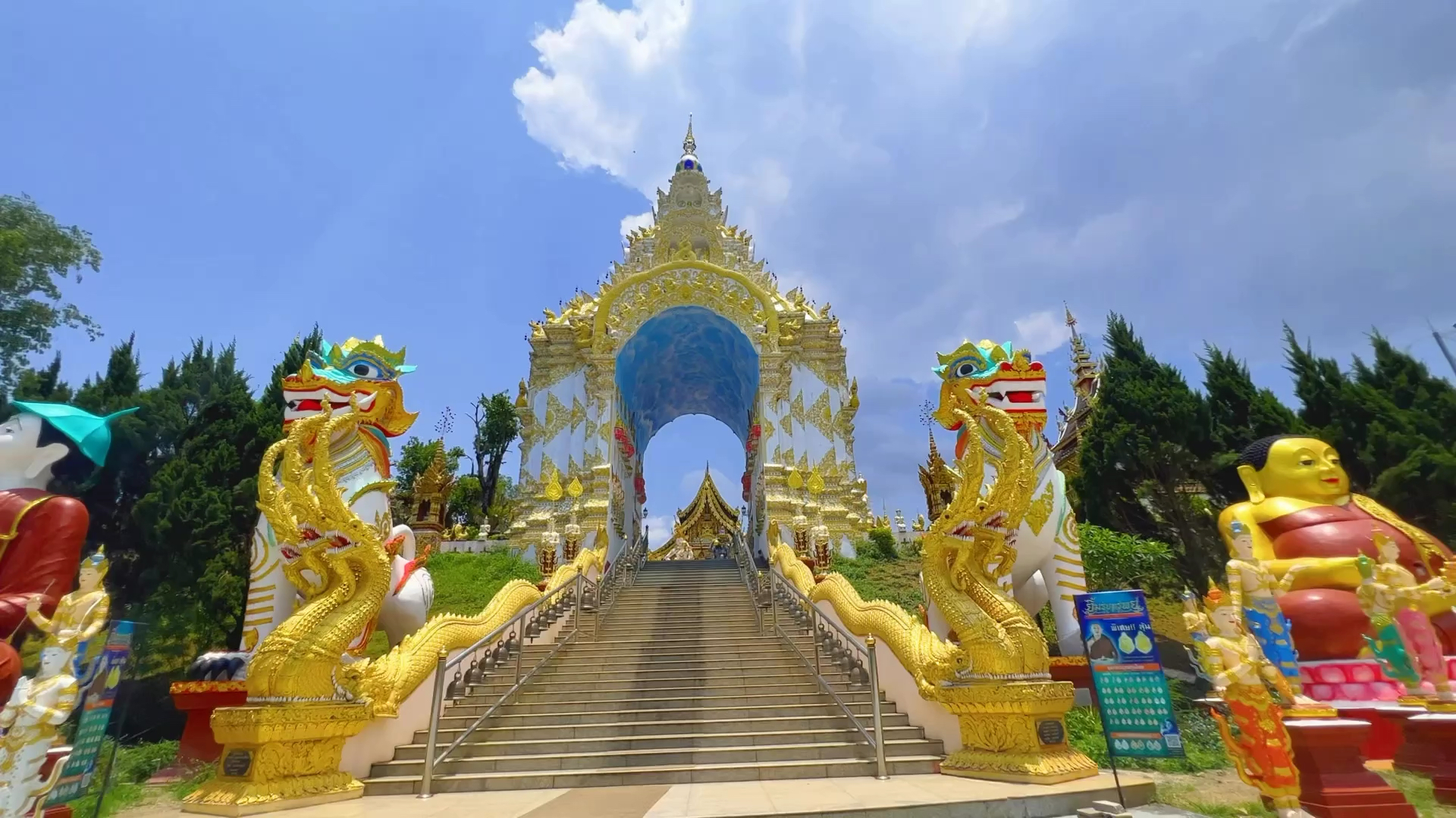 泰国清莱意外来到的寺庙竟然这么美