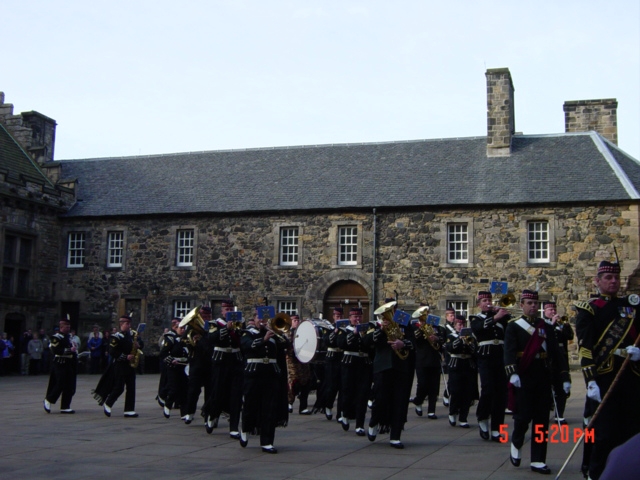 #歌舞表演 爱丁堡前的乐队游行