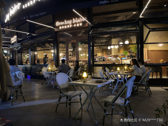 浦东难得的夜景吃喝一条街|打卡上海锦绣坊