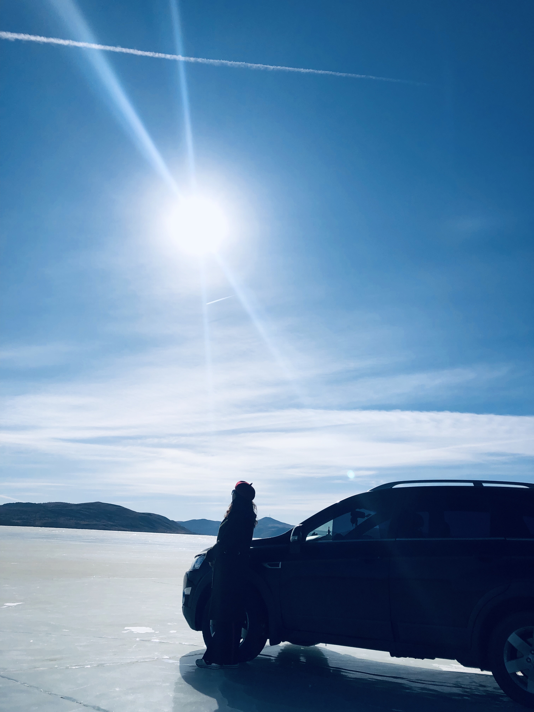 冬天的多伦湖，可以开车在冰面上各种漂移