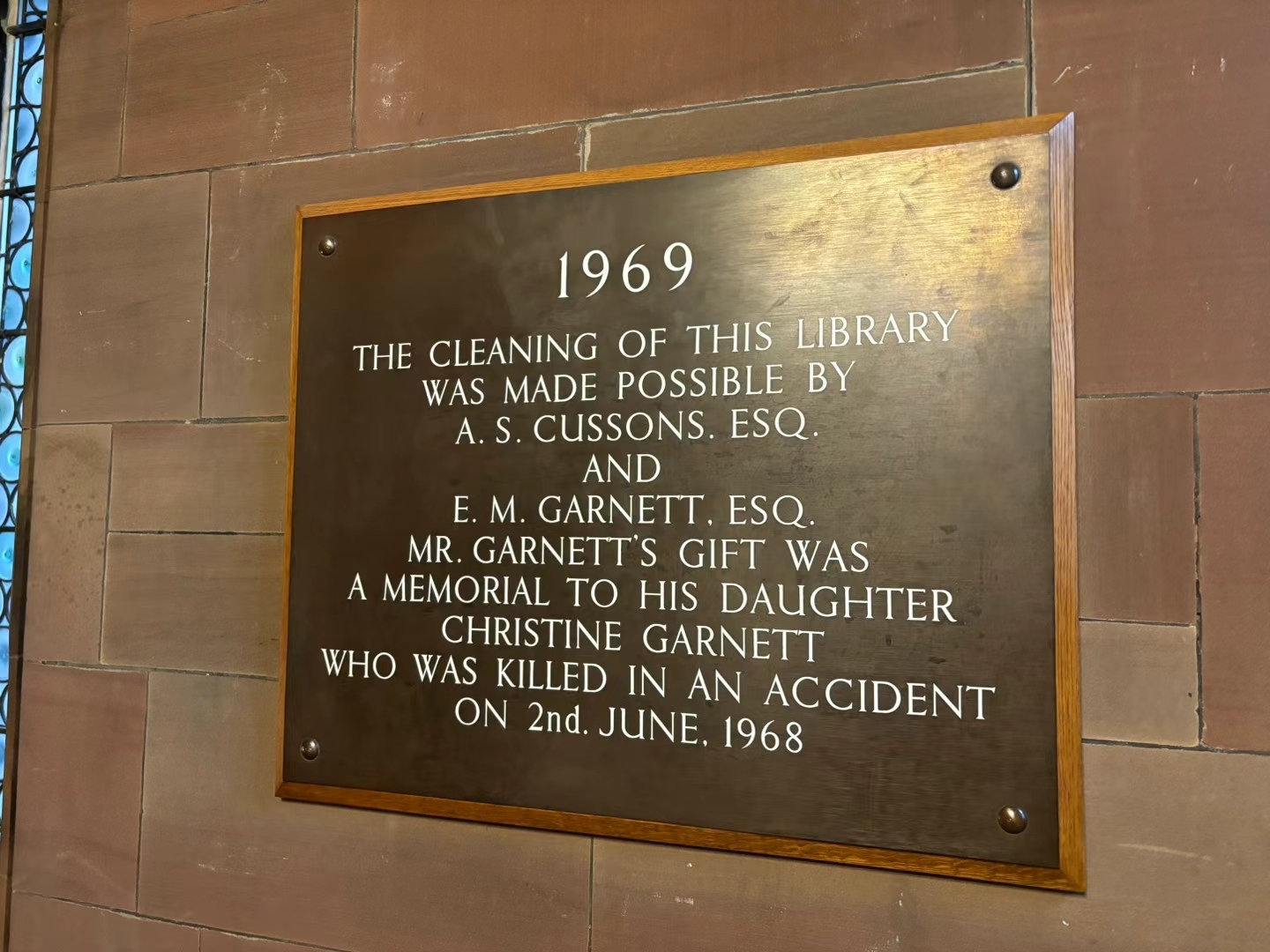 全球最美图书馆之一 曼彻斯特大学的John Rylands Library，人少，环境美